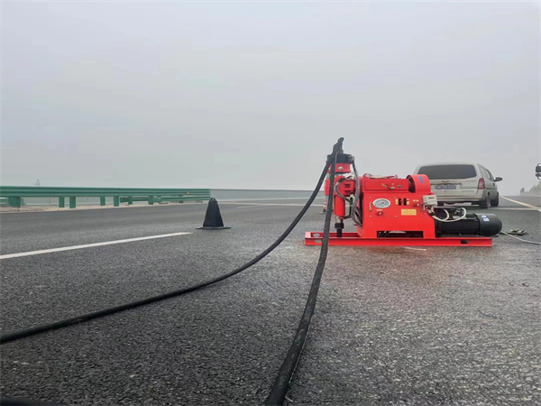 印台马路路基路面开裂下沉注浆加固灌浆